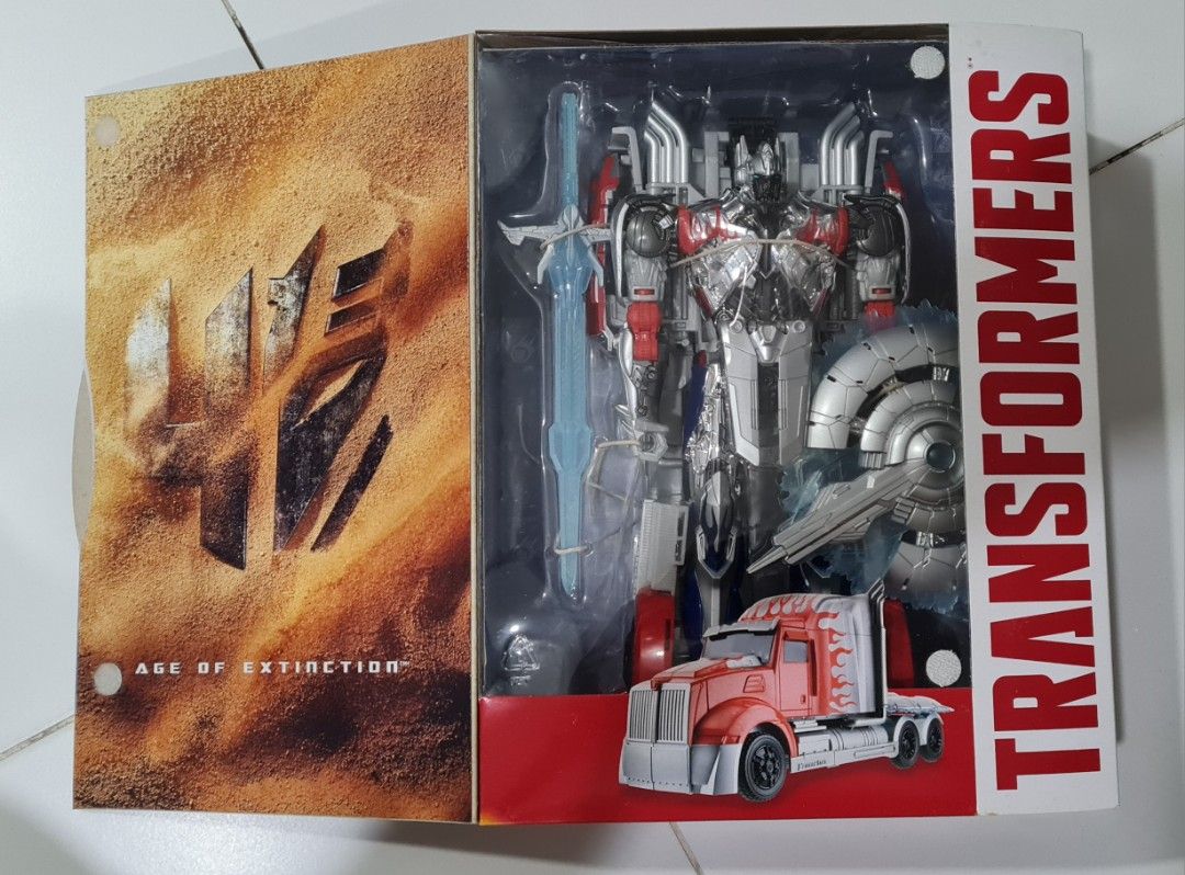 Transformers (Category: Toy Figures) located in Singapore. Submitted by doraemon74 (Listing ID 1359326815, Image 2). Description: Brand New and sealed. 2 for $90.