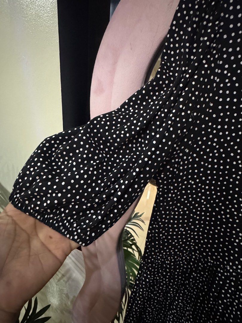 zara dress (Category: Dresses) located in Calamba. Submitted by hpd0803 (Listing ID 1359394087, Image 3). Description: midi dress i’m 5’6” for reference.