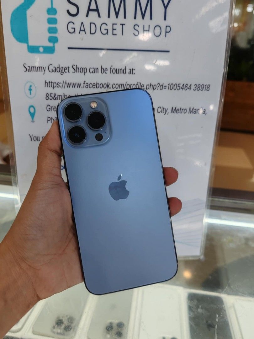 13promax 256 smartlocked (Preloved) (Category: iPhone 13 Series) located in Quezon City. Submitted by ronalynac40976 (Listing ID 1359520605, Image 1). Description: Iphone 13promax 256 95% battery health good condition With case, cord Pick up store in greenhills We accept creditcard in store+% We accept ggives & spaylater+% We accept swap/trade in We ship nationwide via lbc Dm or call for fast transaction 09425544556/09279500069 Located @ Aquarium