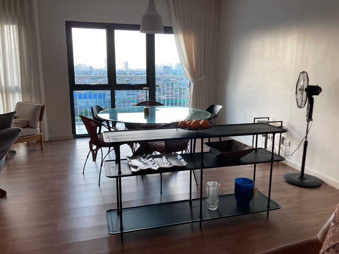 2BR Callisto Tower 1 (Category: Apartments & Condos) located in Makati City. Submitted by monica_dy (Listing ID 1359513227, Image 2). Description: FOR SALE: Callisto Tower 1 in Circuit, Makati. 130 sqm, 2 bedroom with balcony (Furnished) 1 Parking Php 37,000,000.00 Monica Dy Remax Unlimited 09178670719.