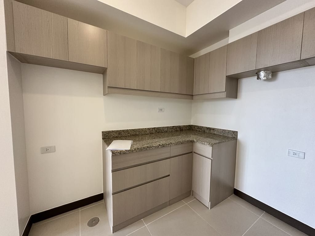 3BR For Rent Allegra Gardens (Category: Apartments & Condos) located in Pasig City. Submitted by mandymrtnz (Listing ID 1359591261, Image 2). Description: 3-bedroom unit unfurnished for rent. Just 10mins away from BGC, Estancia, Ayala 30th Location: Pasig Boulevard, Brgy. Bagong Ilog Pasig City 📌Rental: -Php50,000.00/month, inclusive of assoc dues -Tandem parking Php10k/ month (optional) -Minimum contract: 1 year 📌Requirements: Two (2) months s