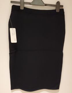 全新, 連掛牌, 70%羊毛有彈性,中碼 (M size),半截裙64214073680257110