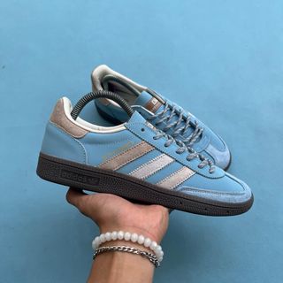 (Kategori: ) berada di . Dikirim oleh bbw.shoes (ID iklan 1359520884, Gambar 1). Deskripsi: .
