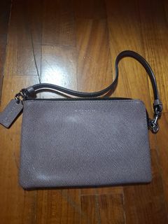 (Category: ) located in . Submitted by anni88 (Listing ID 1359576139, Image 1). Description: .