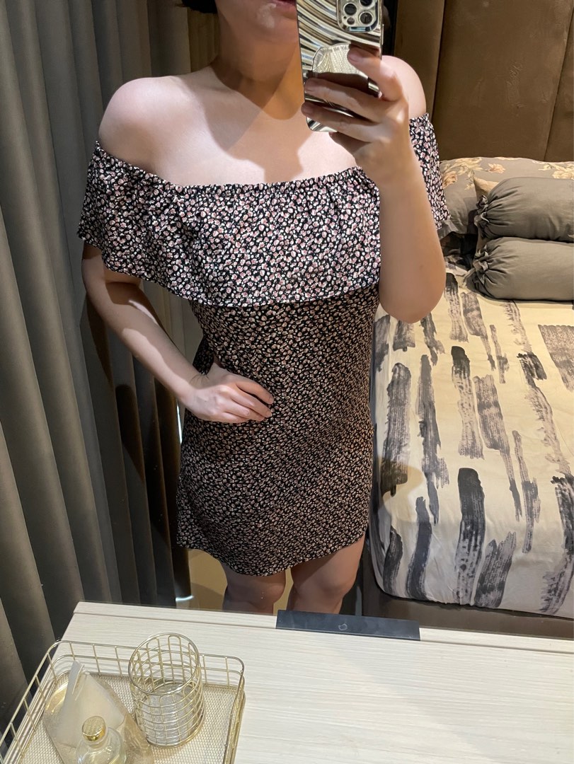 COLORBOX pattern 2 ways sabrina dress - vic (buy 400k), Fesyen Wanita ...