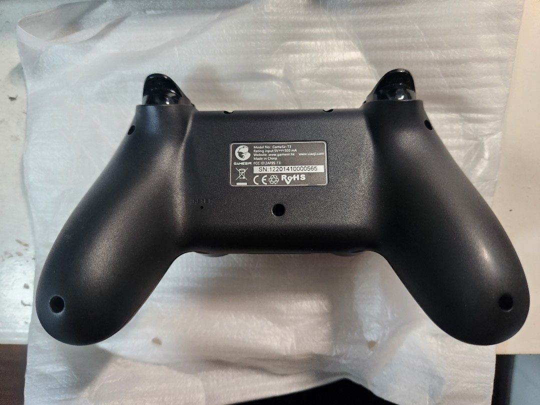 Gamesir T3 Controller (Category: Controllers) located in Quezon City. Submitted by jeffdeclutter (Listing ID 1359642408, Image 2). Description: Gamesir T3 Controller Purchased 2022, Price is Negotiable Comes with Box, Cable and Wireless USB Connector Working Platform: Windows 7/10 or above, Android TV Box (Android 9.0 or above) Connection: 2.4GHz Wireless / Wired Vibration Motors: Yes Battery: 400 mAh rechargeable Lithium battery Product Size: 16