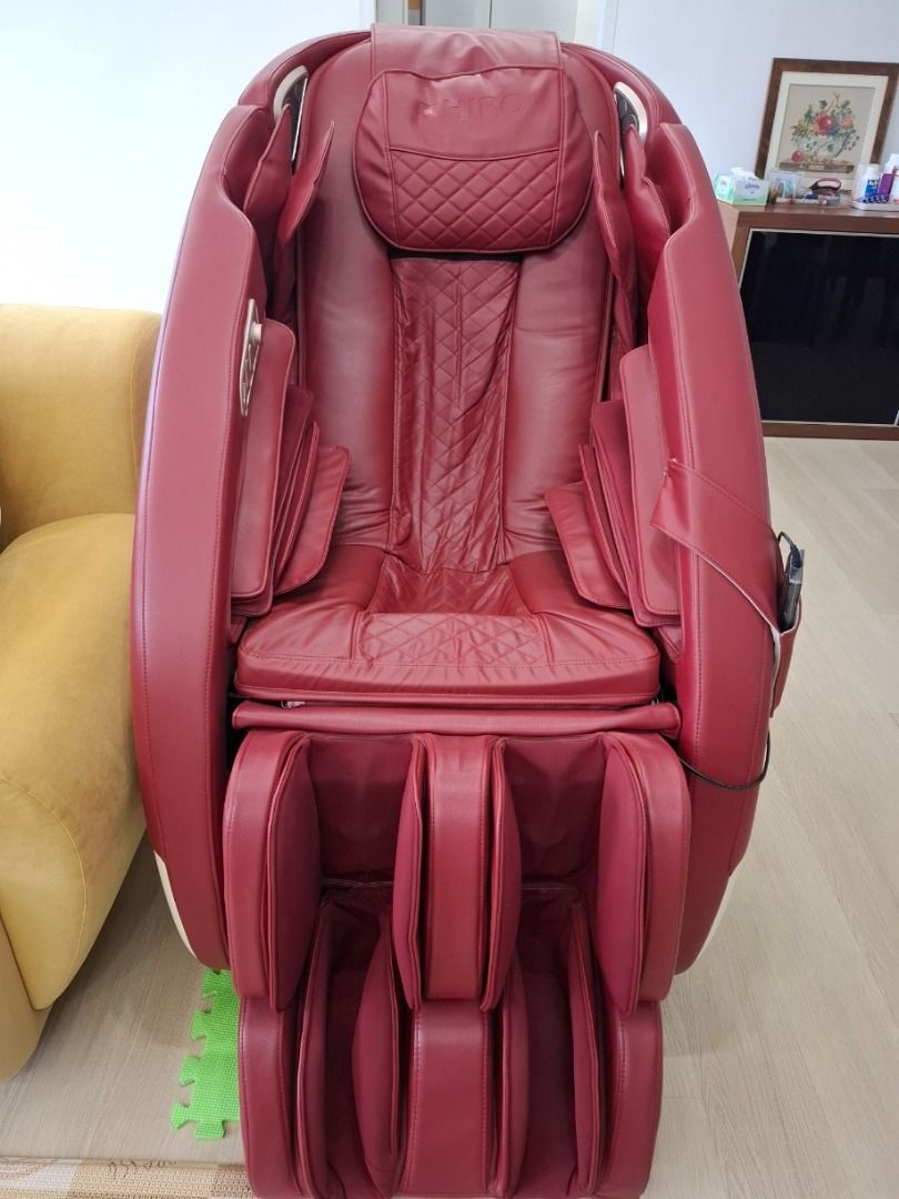 Hiro massage chair (Category: Massage Devices) located in Taguig. Submitted by petersungwhanmin2751 (Listing ID 1359491922, Image 1). Description: Hiro massage chair .