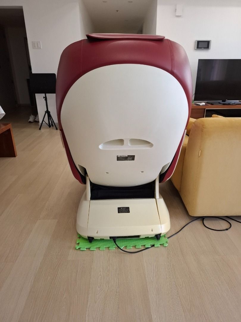 Hiro massage chair (Category: Massage Devices) located in Taguig. Submitted by petersungwhanmin2751 (Listing ID 1359491922, Image 3). Description: Hiro massage chair .