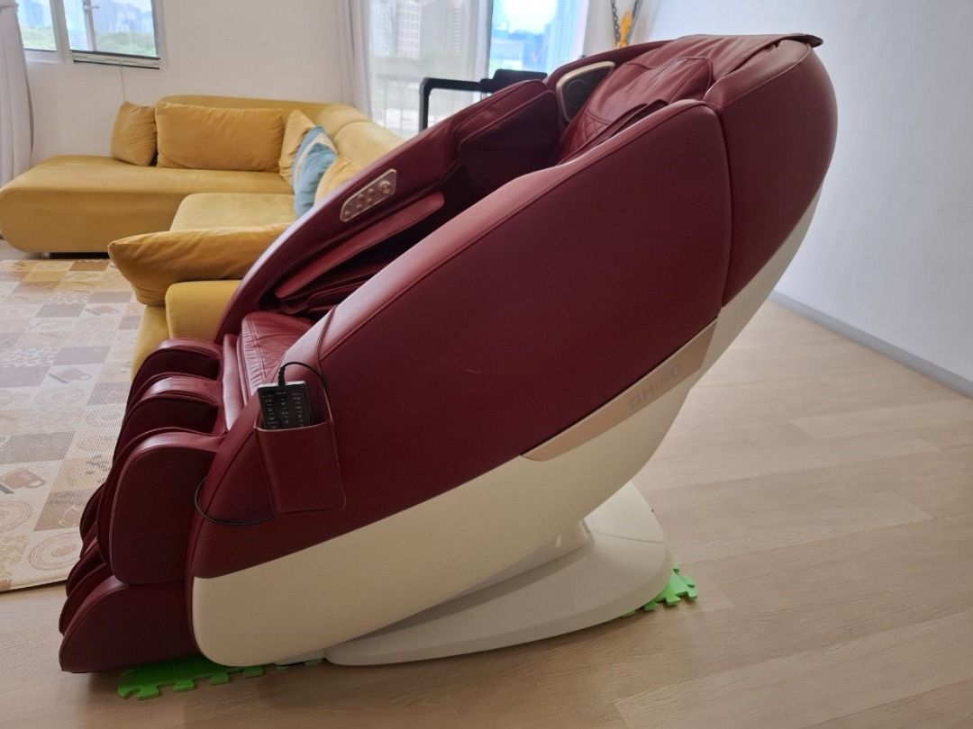 Hiro massage chair (Category: Massage Devices) located in Taguig. Submitted by petersungwhanmin2751 (Listing ID 1359491922, Image 2). Description: Hiro massage chair .