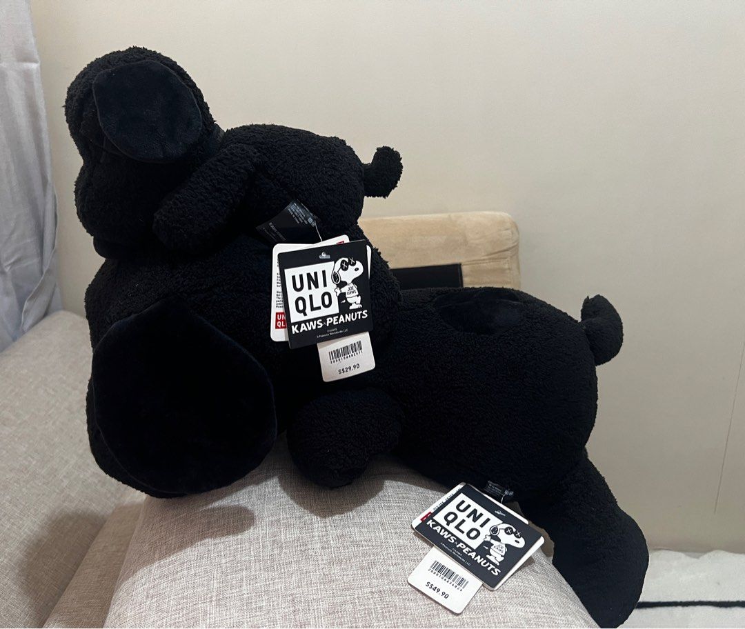 KAWS x Uniqlo x Peanuts Snoopy Plush Set (Small + Medium) Black (Category: Plushies & Soft Toys) located in Batangas. Submitted by marcrespublica (Listing ID 1359536277, Image 3). Description: 4 x 10 x 4 IN / 10.2 x 25.4 x 10.2 CM (Small) 9 x 22 x 9 IN / 22.9 x 55.9 x 22.9 CM (Medium) .