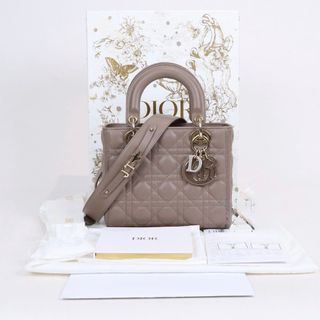 (Kategori: ) berada di . Dikirim oleh anzeraluxbags.id (ID iklan 1359653043, Gambar 1). Deskripsi: .