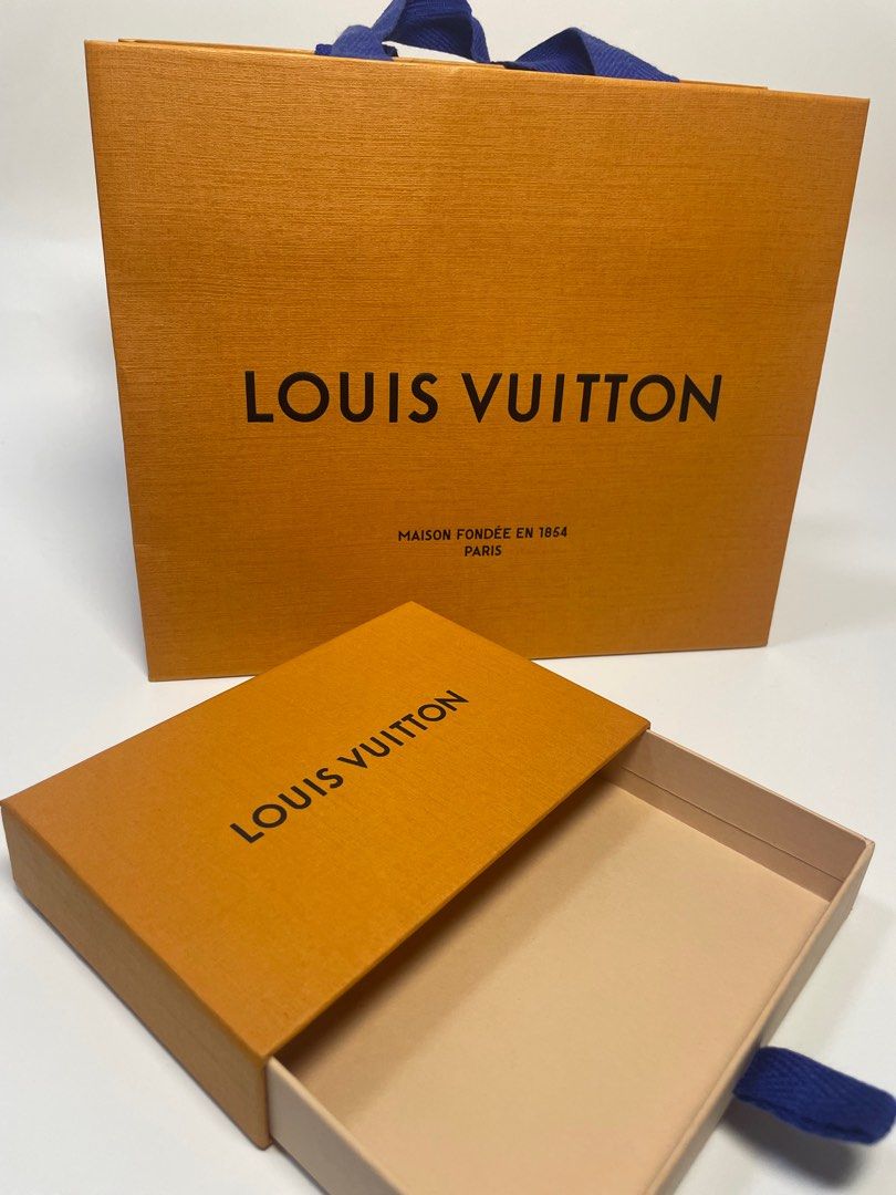 LV Wallet Box and Paper Bag (Category: Luxury Bags & Wallets) located in Apalit. Submitted by shopforbrands1 (Listing ID 1359505741, Image 2). Description: .