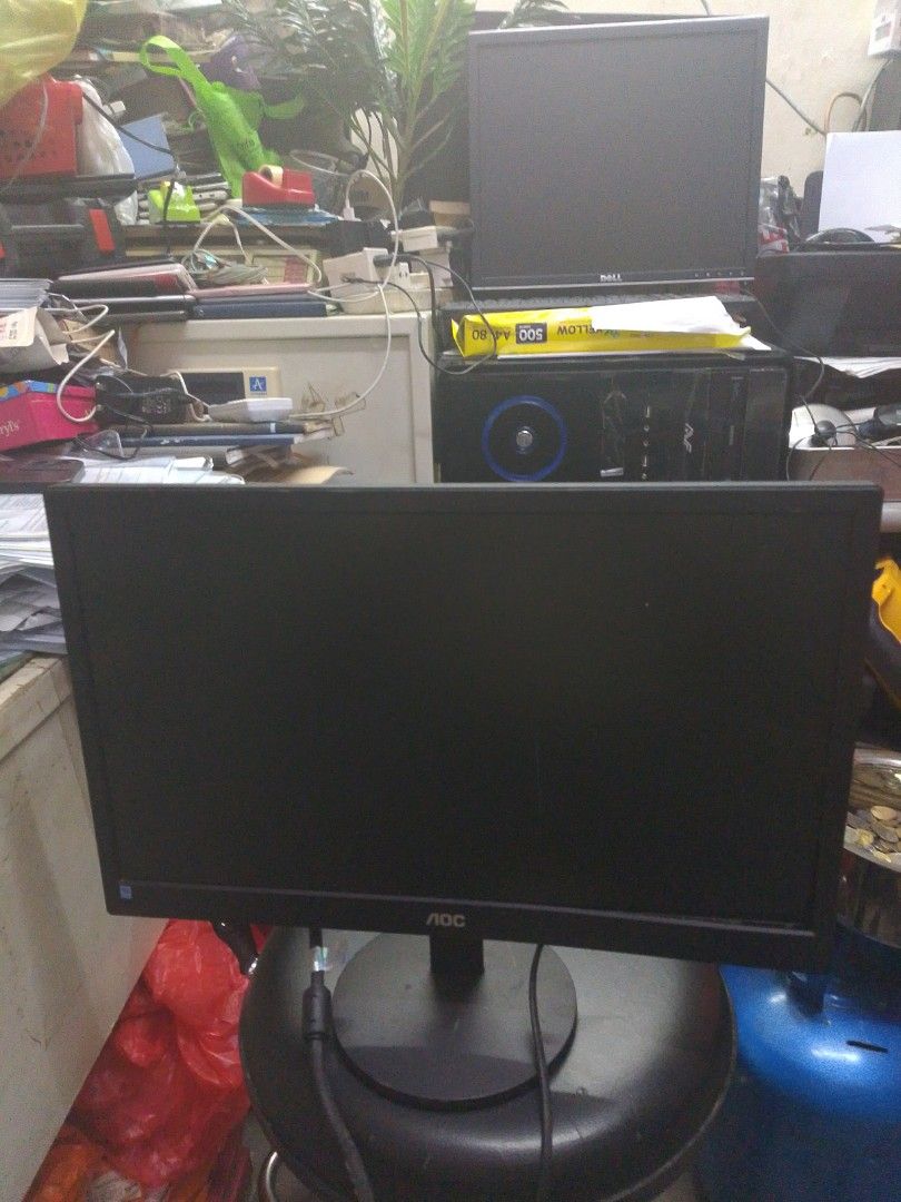 Monitor (Category: Monitor Screens) located in Subang Jaya. Submitted by yessayaservices (Listing ID 1359508745, Image 1). Description: Monitor computer 20 inches. working. cod kedai Good year court 10 usj 15 Subang Jaya.btel. 016.3126000 got cables . Nego.