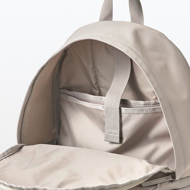 Muji Backpack in Beige Color (Category: Backpacks) located in Quezon City. Submitted by ctga4986 (Listing ID 1359634430, Image 3). Description: Paint po ng zipper is peeling off, from beige naging silver po (not the entire zipper, dun lang po sa area na usually may friction), no other issue. Payment Gcash or Meet Up in Fairview Terraces Free Shipping via J&T Price is final na po (Non-negotiable).