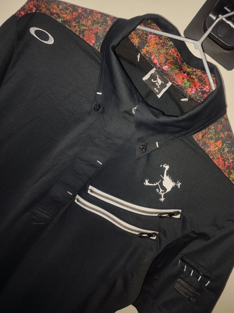 Oakley skull polo shirt golf (Category: Tshirts & Polo Shirts ) located in Batangas. Submitted by oscrim (Listing ID 1359583232, Image 2). Description: OAKLEY SKULL GOLF POLO SHIRT Size medium on tag Dimes 19x27 Verygood to excellent condition Manipis stretchable ang tela Issue 3 pinhole lang hindi naman halata pag sout 1550 Batangas location nag sship sa malayo Pass sa cod cop Vouch video call para sa ikakapanatag Salamat admin.
