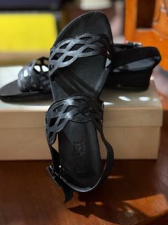 (Category: ) located in . Submitted by bragmybags (Listing ID 1359556629, Image 1). Description: .