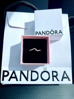 Pandora Sparkling Wave Ring