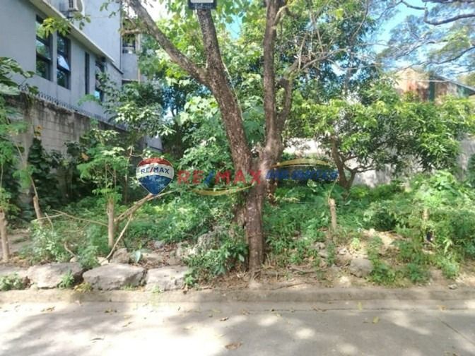 Phase 1 Saint Dominic Gate, Deparo Road (Category: Lot) located in Makati City. Submitted by REMAXUNLIMITEDPH (Listing ID 1359504180, Image 3). Description: For Sale: Phase 1 Saint Dominic Gate, Deparo Road, Caloocan Metro Manila Lot Size- 200 sqm Price: Php 3,400,000 Grace Loria RE/MAX UNLIMITED 0917.5530827.