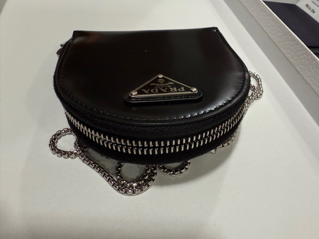 PRADA （分類：手袋及銀包）位於 Hong Kong。 由 tekamuts 提交（商品編號 1359614597，圖片 3）。簡介： Prada Mini Contenitori Complete w/ card, box and dust bag 💯 authentic 。