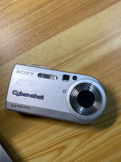Sony Cybershot DSC-P100
