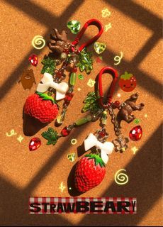 ｡𖦹*🍓Straw-bear-y keychain  (alt, soft, cottagecore, coquette, acubi, sawako, kawaii, juminocore, heisei retro)
