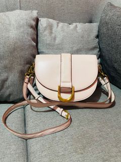 (Kategori: ) berada di . Dikirim oleh lunarawear.co (ID iklan 1359529131, Gambar 1). Deskripsi: .