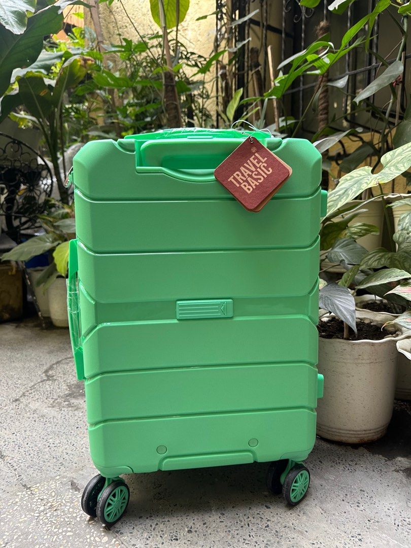 Travel Basic hard case luggage (Category: Luggage) located in Valenzuela. Submitted by kaelstoypalace (Listing ID 1359569633, Image 3). Description: .