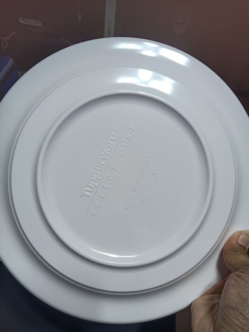 Tupperware Dinner plate (Category: Dinnerware & Cutlery) located in Quezon City. Submitted by daisyuy1979 (Listing ID 1359612385, Image 3). Description: Decluttering Sale 4pcs Tupperware Dinner plate Unused 4pcs Fish design serving plate 2pcs Shell design serving plate TAKE ALL - 1500 FIRM ON PRICE Mop:Gcash/Cash Courier:Lalamove/Jnt Loc:Batasan Hills Qc.