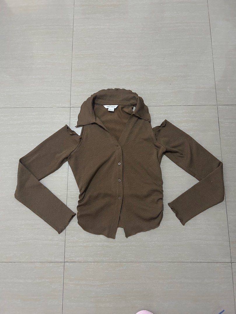 Urban Revivo brown top (Category: Others Tops) located in Candon. Submitted by hercee (Listing ID 1359571638, Image 2). Description: .