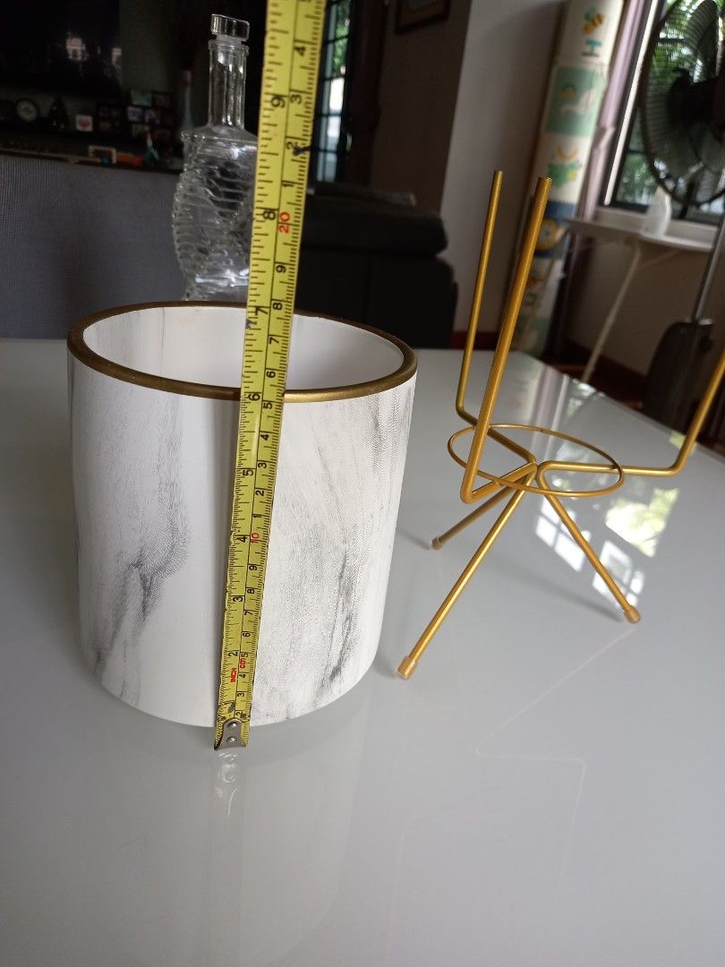 Vases (Category: Vases & Decorative Bowls) located in Singapore. Submitted by rejoice2021 (Listing ID 1359620580, Image 3). Description: Use once for wedding decoration. please see photo attached for dimensions. Stoneware.