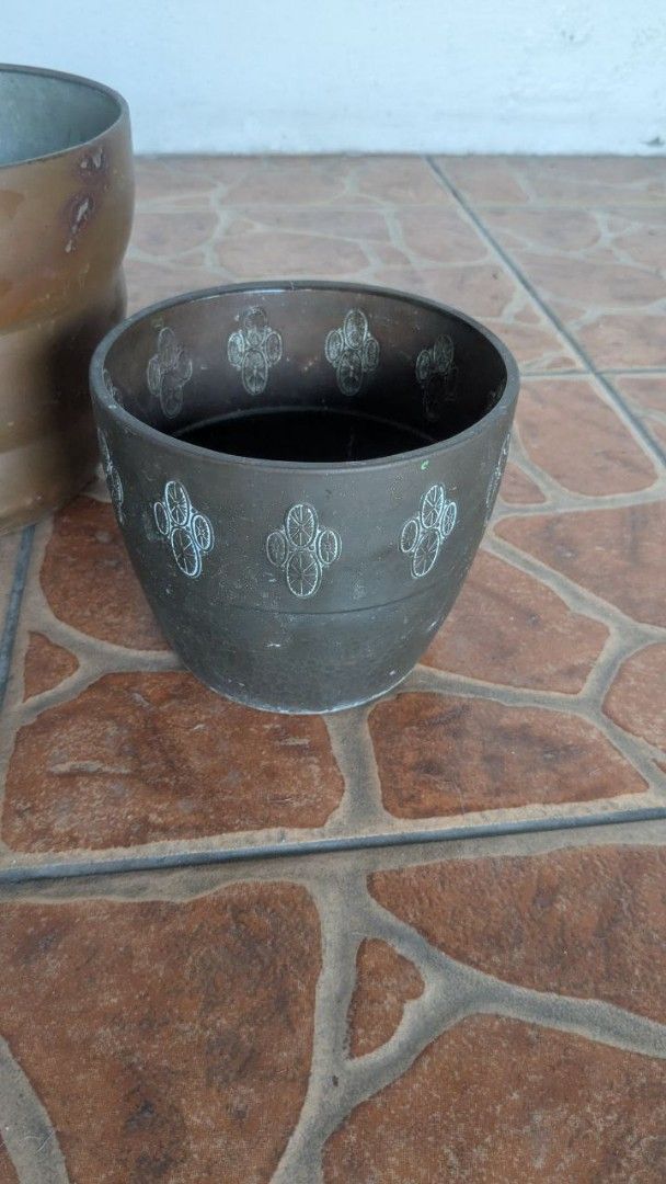 Vintage Brass Items Colletibles (Category: Vintage Collectibles) located in Las Pinas. Submitted by lovedbymariee (Listing ID 1359488824, Image 1). Description: Pick up in Pilar Las Piñas City.
