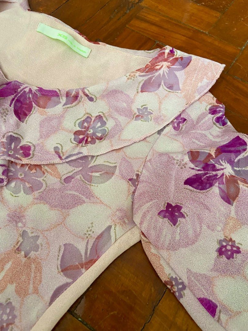VINTAGE Y2K LILAC FLORAL BLOUSE (Category: Blouses) located in Quezon City. Submitted by meg.decluttering (Listing ID 1359522421, Image 3). Description: FITS XS BEST LILAC-PINK-PURPLE PERFECT FOR SUMMER VINTAGE RFS: decluttering GCASH: 09602620943 Margarita Beatrice Ruiz Pasend na lang po ng total payment. Thank you! 2 Pasend na lang po Name, Mobile Number, and Address for shipping fee calculation. Thank you! .