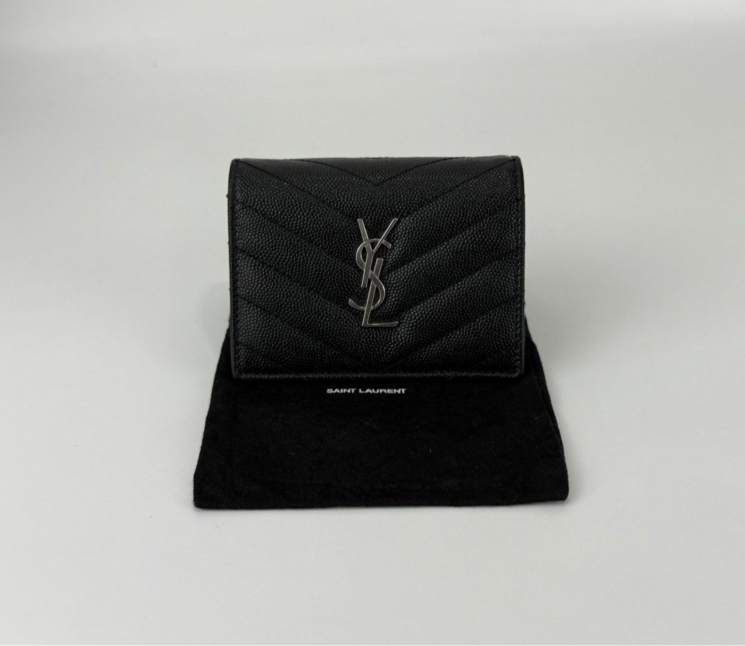 Ysl Monogram Bifold Wallet Card Case bifold wallet (Category: Luxury Bags & Wallets) located in Manila. Submitted by luxuryprelovedbagsby_by_agnes (Listing ID 1359633542, Image 1). Description: Y BLACK GRAIN DE POUDRE MONOGRAM BIFOLD WALLET CARD CASE This Monogram Card Case is a versatile everyday piece to bring with you everywhere you go. Composed of a black chevron-quilted grained calfskin ONE BILL COMPARTMENT, ONE ZIPPED COIN POCKET AND SIX IN