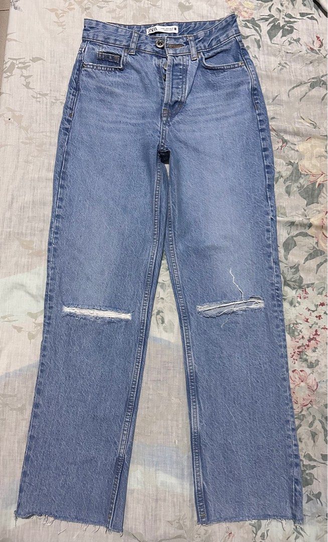 Zara Knee Ripped Straight Jeans (Category: Jeans) located in Las Pinas. Submitted by aubryan (Listing ID 1359576329, Image 1). Description: In excellent condition Used twice. Lightly used Size: Eur 32 ( fits 24-25) Rfs: doesn’t fit anymore, upgrade to bigger size.