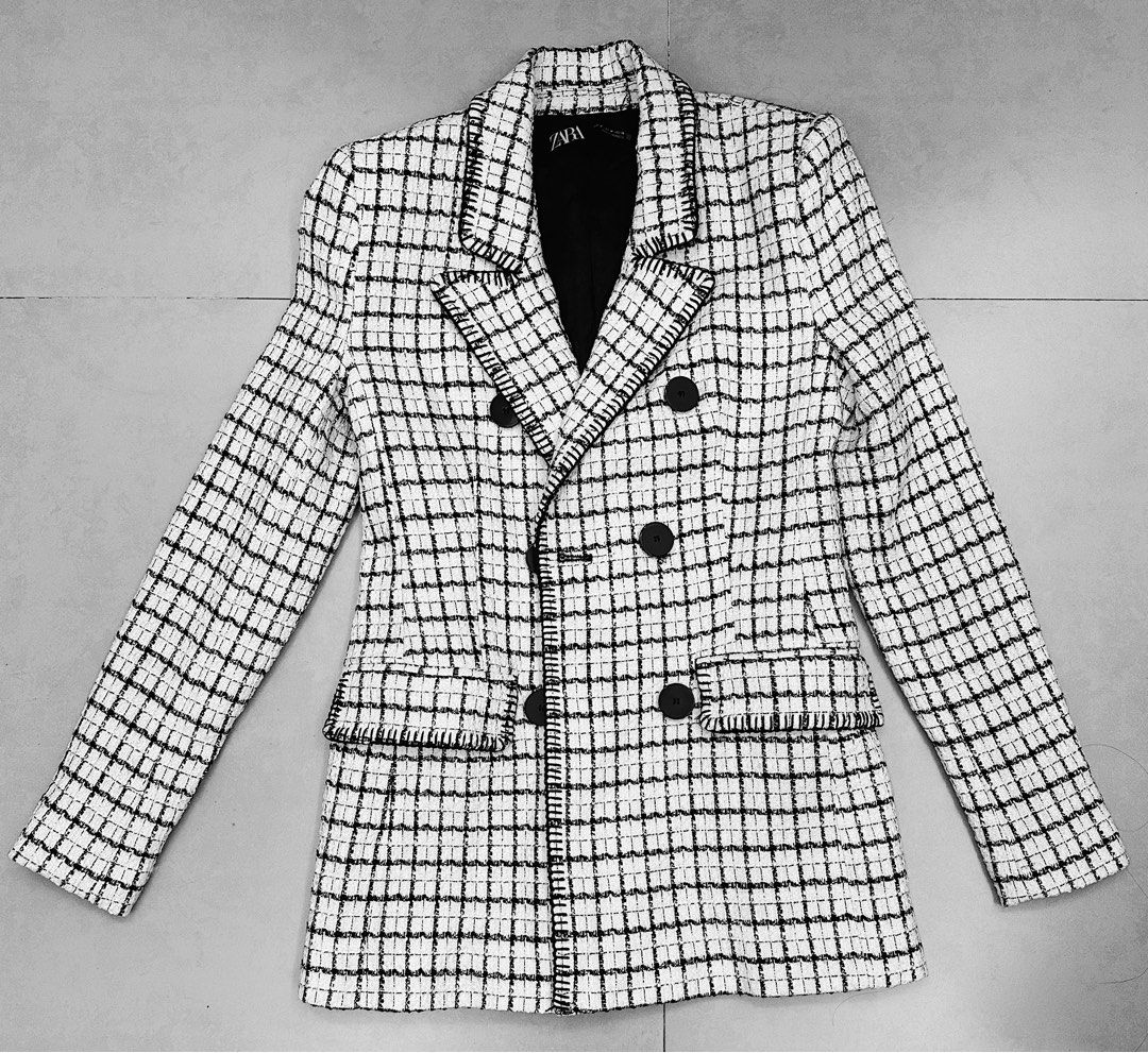 Zara Structured Plaid Tweed Blazer (Category: Coats, Jackets and Outerwear) located in Taguig. Submitted by deckluttering (Listing ID 1359580190, Image 1). Description: -never used; in very good condition 💯 -no flaws / defects -tag removed -originally bought for 4.5K at Zara -RFS: wrong size.