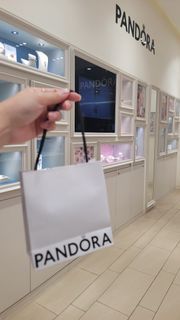‼️‼️ BRAND NEW! Pandora Bracelet with 🍀 Lucky Clover Charm (now sold out on website)! 🥰‼️‼️