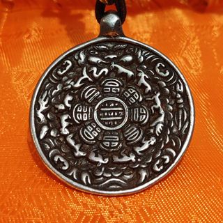 (Category: ) located in . Submitted by childishshop (Listing ID 1359773482, Image 1). Description: .