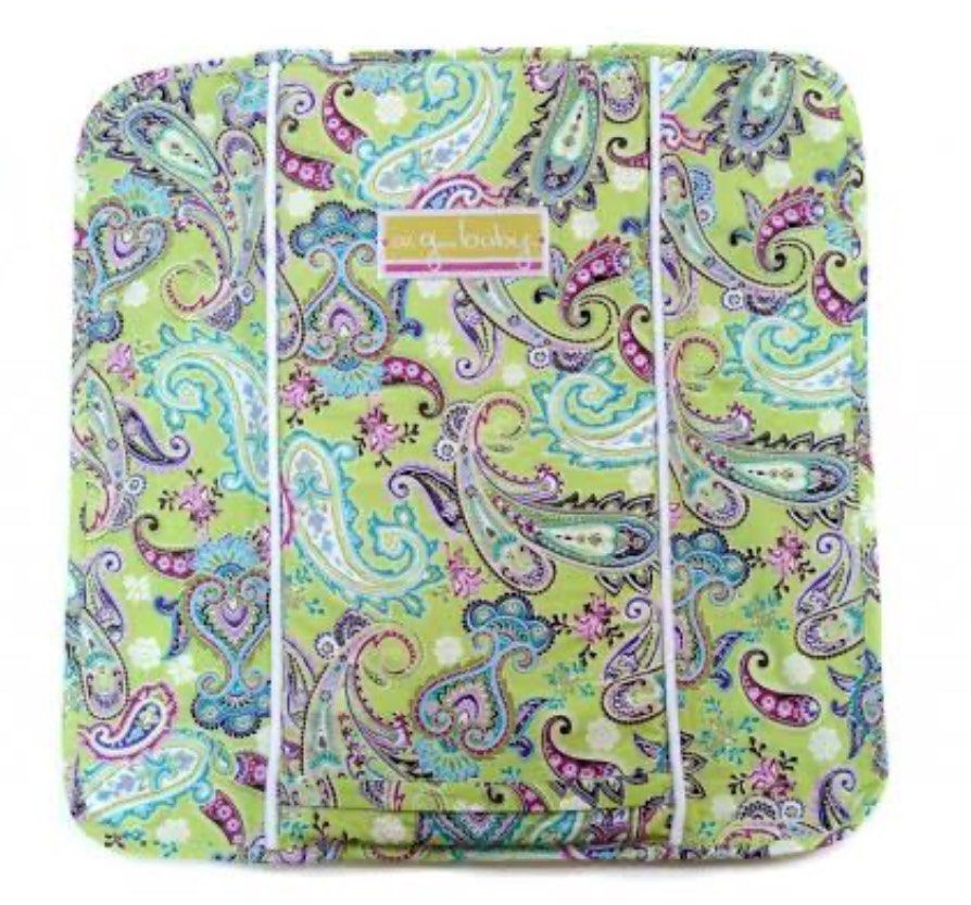 Ah goo baby changing pad (Category: Changing Mats & Accessories) located in Quezon City. Submitted by tinportia (Listing ID 1359666418, Image 3). Description: Changing pad with memory foam.
