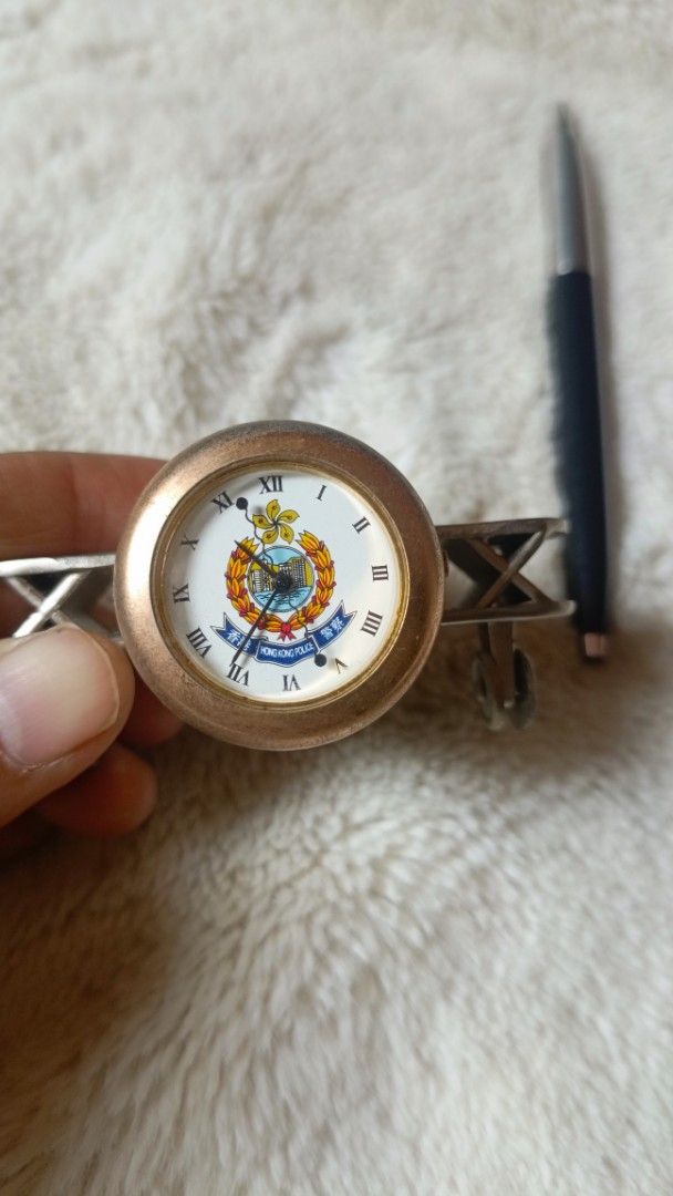 Airplane table clock (Category: Clocks) located in Taguig. Submitted by madisam (Listing ID 1359674676, Image 3). Description: working.