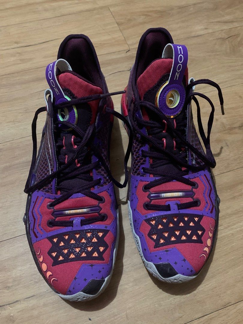 ANTA Kyrie Irving Shockwave 5 Pro MOON (Category: Sneakers) located in Manila. Submitted by caduceusrn (Listing ID 1359808343, Image 1). Description: For Sale❗️ Kyrie Irving x Anta Shock Wave 5 Pro “Moon” 🟣 Size 11 Condition: 9/10 Issues: dirty soles, used 4 times only on wooden courts (tabla) No box - bought from SG 6.5k - negotiable pa (SRP 9,995) .