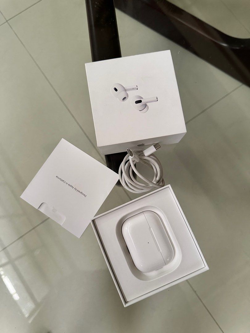 APPLE AIRPODS PRO GEN 2 (Category: Earphones) located in Molave. Submitted by thriftmate13 (Listing ID 1359671358, Image 1). Description: .