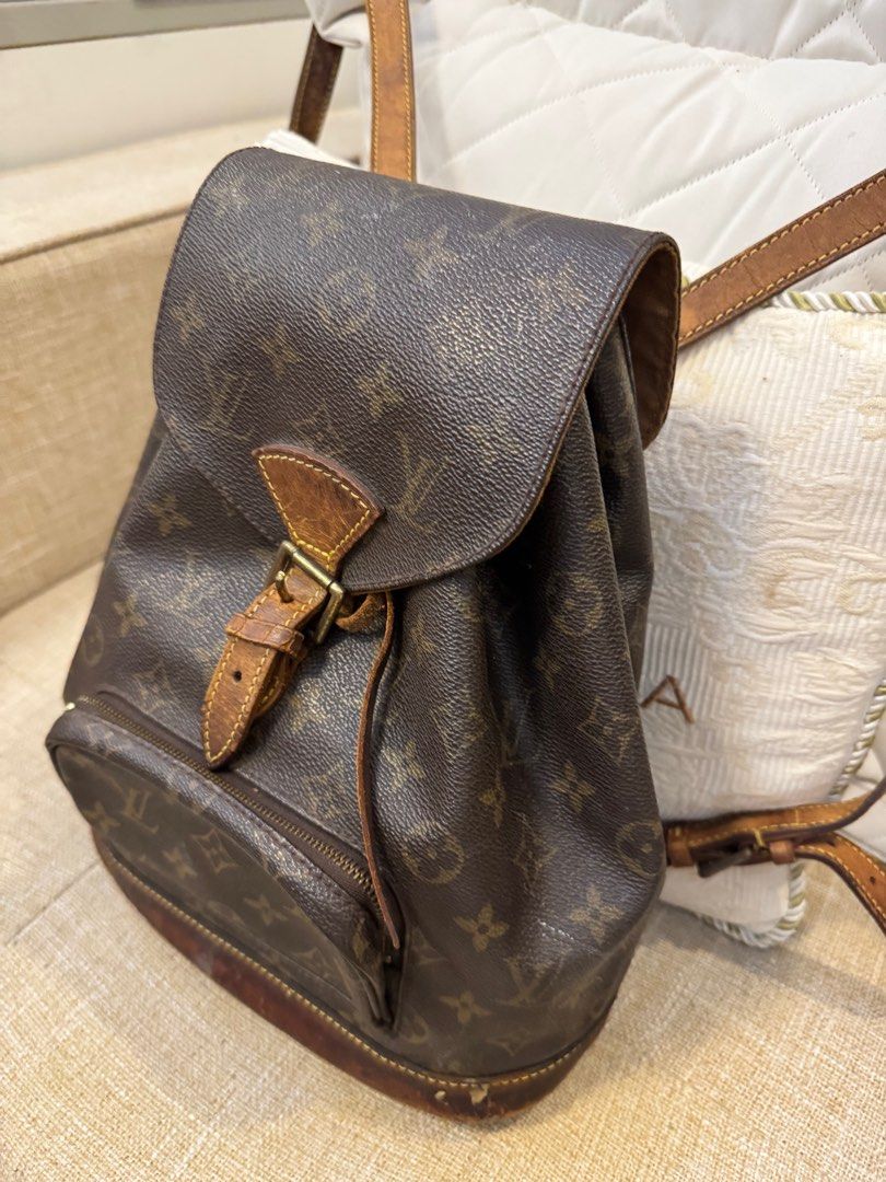 Authentic Louis Vuitton Montsouris MM (Category: Luxury Bags & Wallets) located in Quezon City. Submitted by teejaydavid26 (Listing ID 1359822167, Image 3). Description: Hi, I’m selling this Authentic Louis Vuitton Montsouris MM. Project bag. For restoration or CAV. Maganda pa canvas. Magagamit pa as is kung di maselan clean mo nalang. Guaranteed Authentic! Money back guarantee! Feel free to message me. Thank you.
