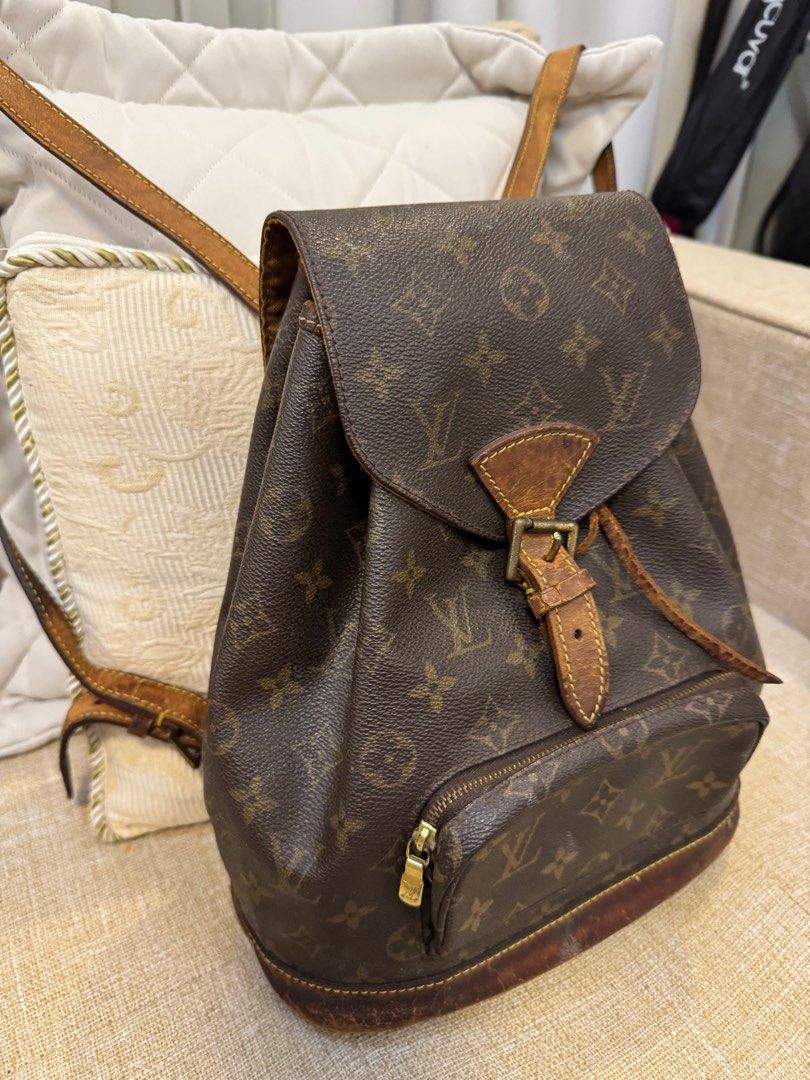 Authentic Louis Vuitton Montsouris MM (Category: Luxury Bags & Wallets) located in Quezon City. Submitted by teejaydavid26 (Listing ID 1359822167, Image 2). Description: Hi, I’m selling this Authentic Louis Vuitton Montsouris MM. Project bag. For restoration or CAV. Maganda pa canvas. Magagamit pa as is kung di maselan clean mo nalang. Guaranteed Authentic! Money back guarantee! Feel free to message me. Thank you.