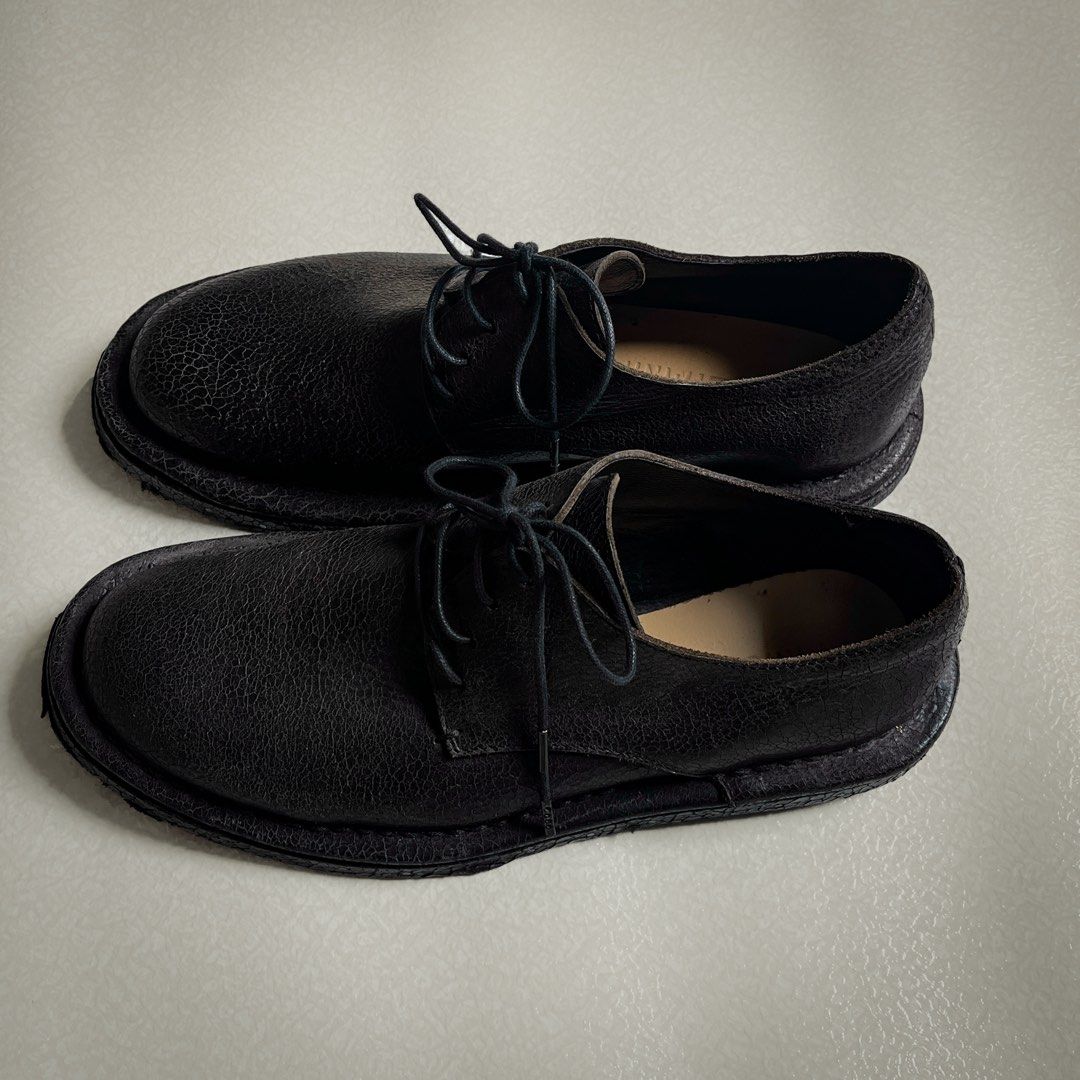 Barny Nakhle Crinkled Leather Derby (Category: Dress Shoes) located in Santo Tomas. Submitted by al2fw03 (Listing ID 1359666438, Image 2). Description: Origin: Paris, France Material: Calfskin Size: 41 indicated, fits 9 US Pair only Barny Nakhle is a shoe designer known for his architectural approach to footwear construction. He began his career at Guidi, an Italian leather goods company, before establishing his own label, BARNY NAKHLE, in France