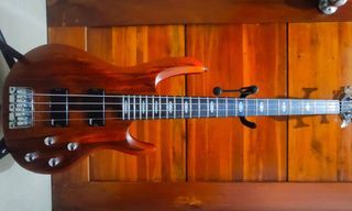 bass guitar active