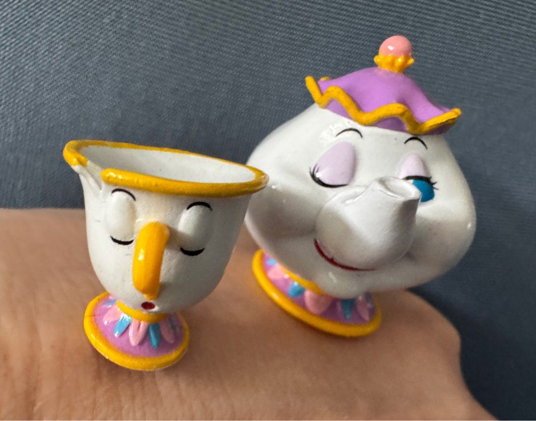 Beauty and the Beast gashapon (Category: Designer & Blind Box Toys) located in Singapore. Submitted by sc77sc77 (Listing ID 1359681382, Image 6). Description: Beauty and the Beast gashapon Sell as a set only.