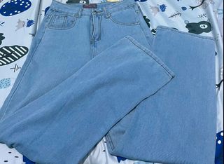 (Category: ) located in . Submitted by preloved_clothies (Listing ID 1359771310, Image 1). Description: .
