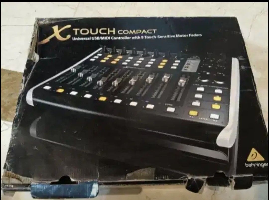 Behringer X-TOUCH COMPACT USB/MIDI Controller with 9 Motor Faders ...