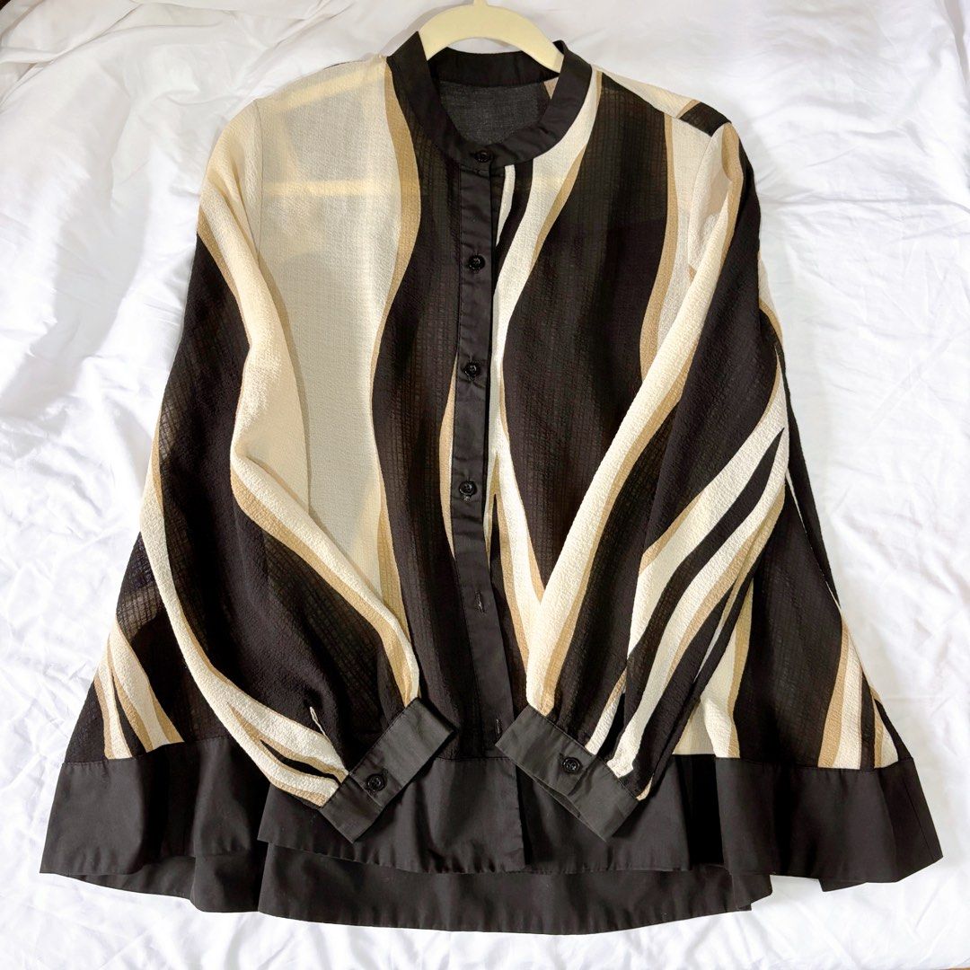 Billowy Chiffon Vintage Long Top (Category: Longsleeves) located in Quezon City. Submitted by 50efd2907182f8504ddb50b2a74461 (Listing ID 1359715481, Image 1). Description: RFS: Closet overhaul Negotiable Message for details Secure payments before booking for delivery.