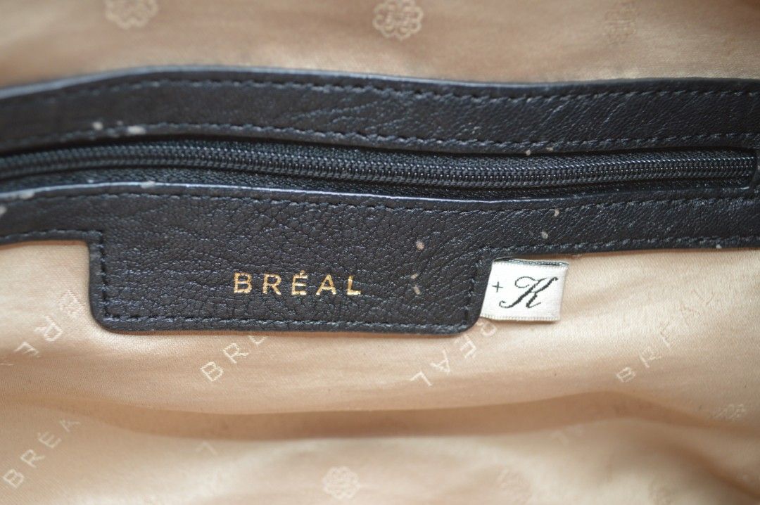 Breal Shoulder Bag with freebie (Category: Shoulder Bags) located in Manila. Submitted by magi_declutters (Listing ID 1358751396, Image 3). Description: rfs: declutter ‼️ negotiable 🌻 no issue pm for more infos/questions.